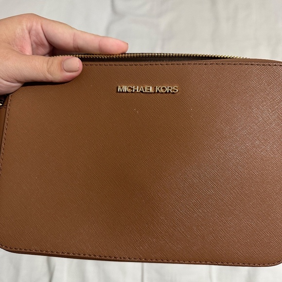 MICHAEL Michael Kors Jet Set Leather Crossbody Bag in Color Luggage - Picture 7 of 8